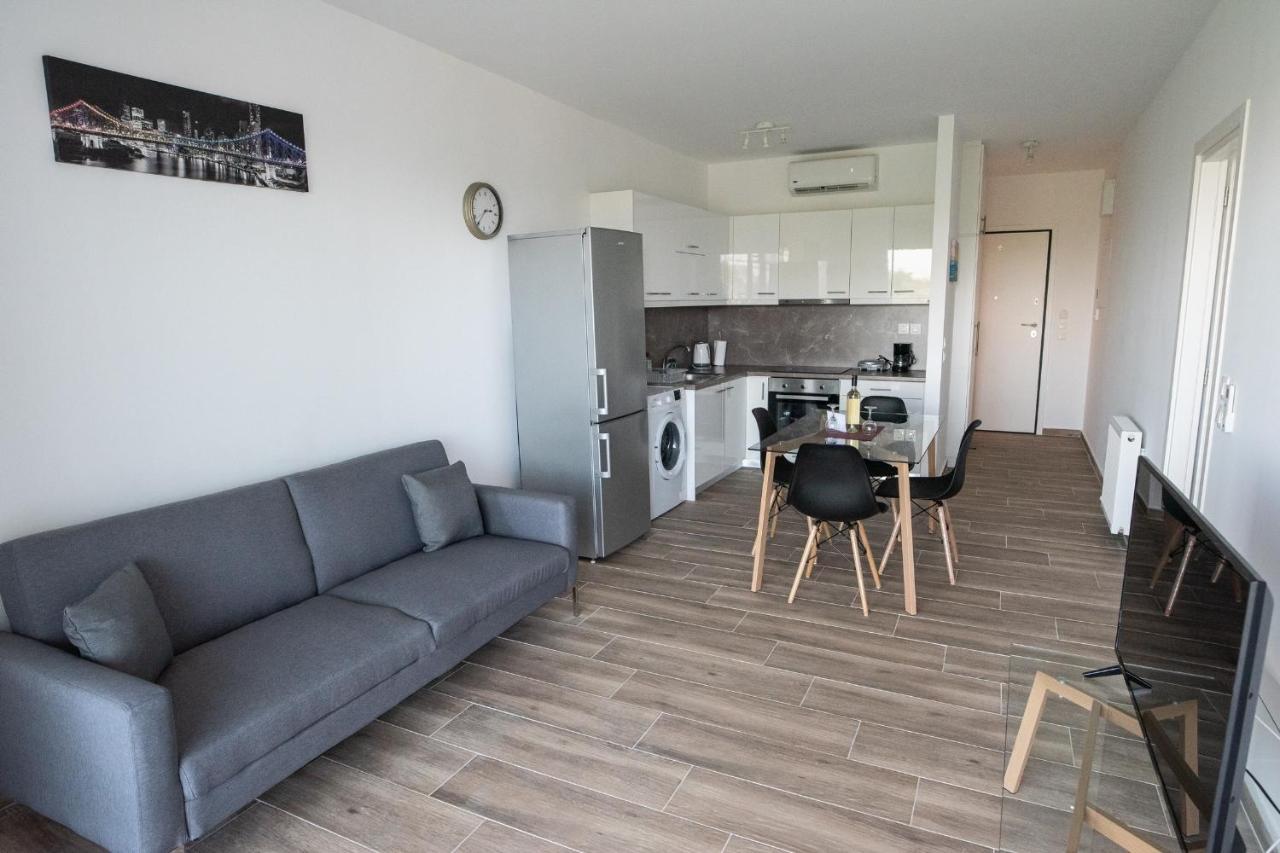 Cozy Apartment In Palaio Faliro With A Great View アテネ エクステリア 写真