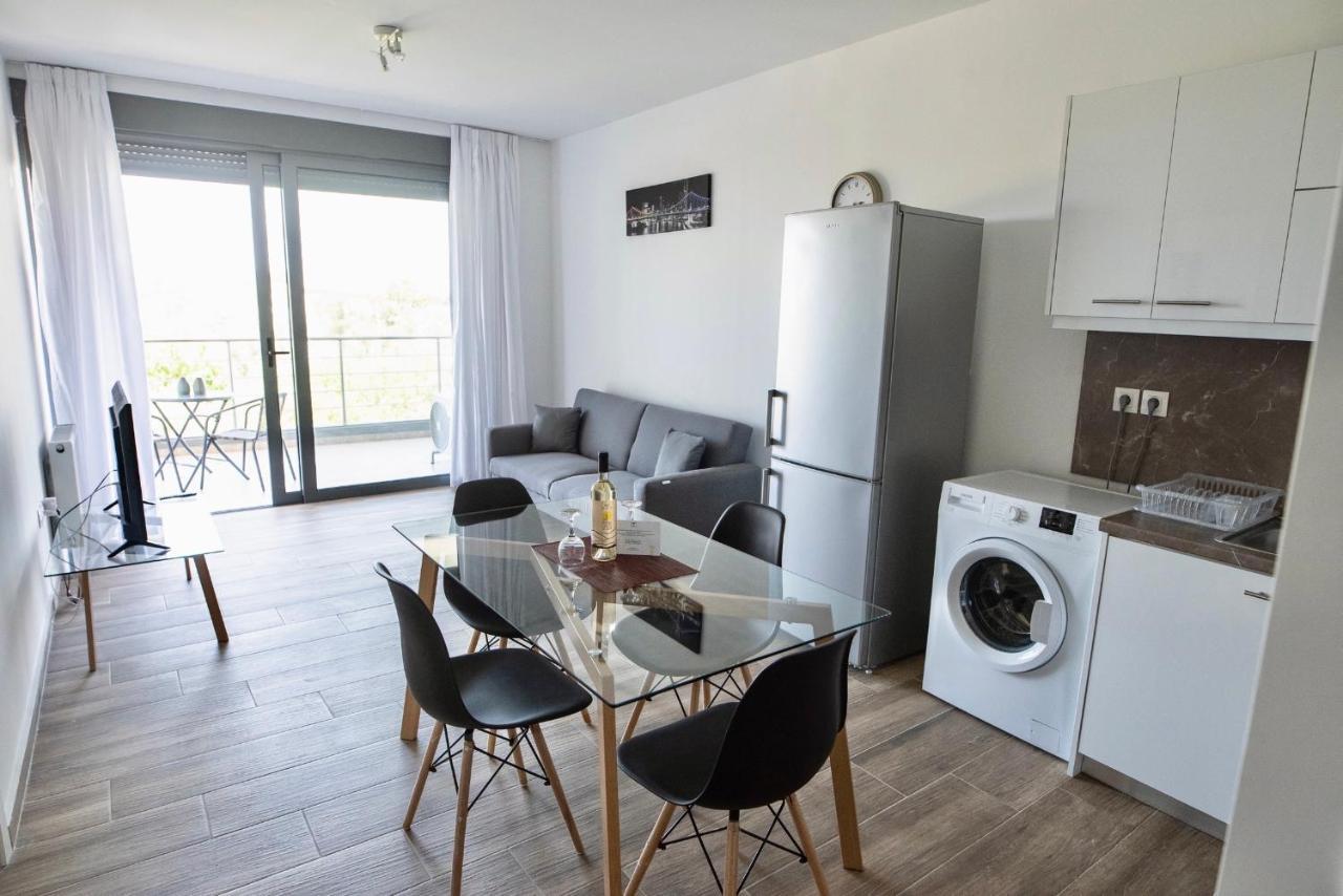 Cozy Apartment In Palaio Faliro With A Great View アテネ エクステリア 写真